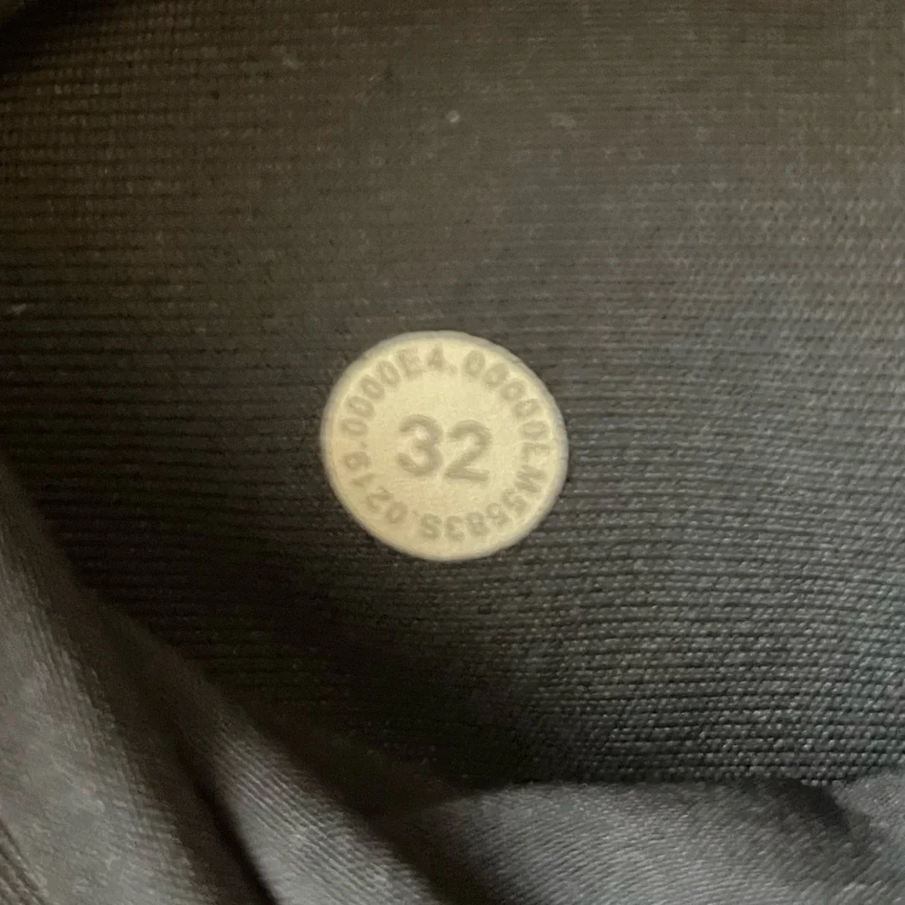 Lululemon ABC Pant Classic *32"
Obsidian Size 32 - Picture 12 of 12